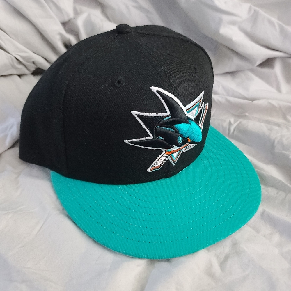 New era sharks hat. Size 7 1/2